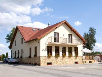 Фото Отели типа «постель и завтрак» Dworek Biesiadny г. Radzewice 1